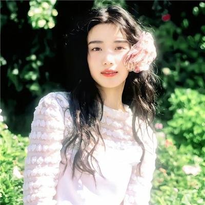 穿着鞋子的贝壳马塞尔